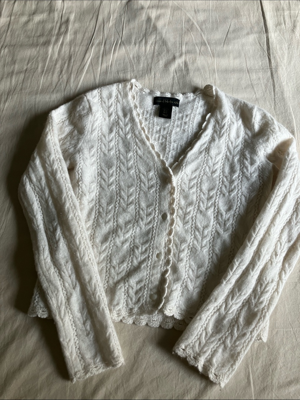 House of Harlow 1960 Cream Cable-Knit V-Neck Cardigan